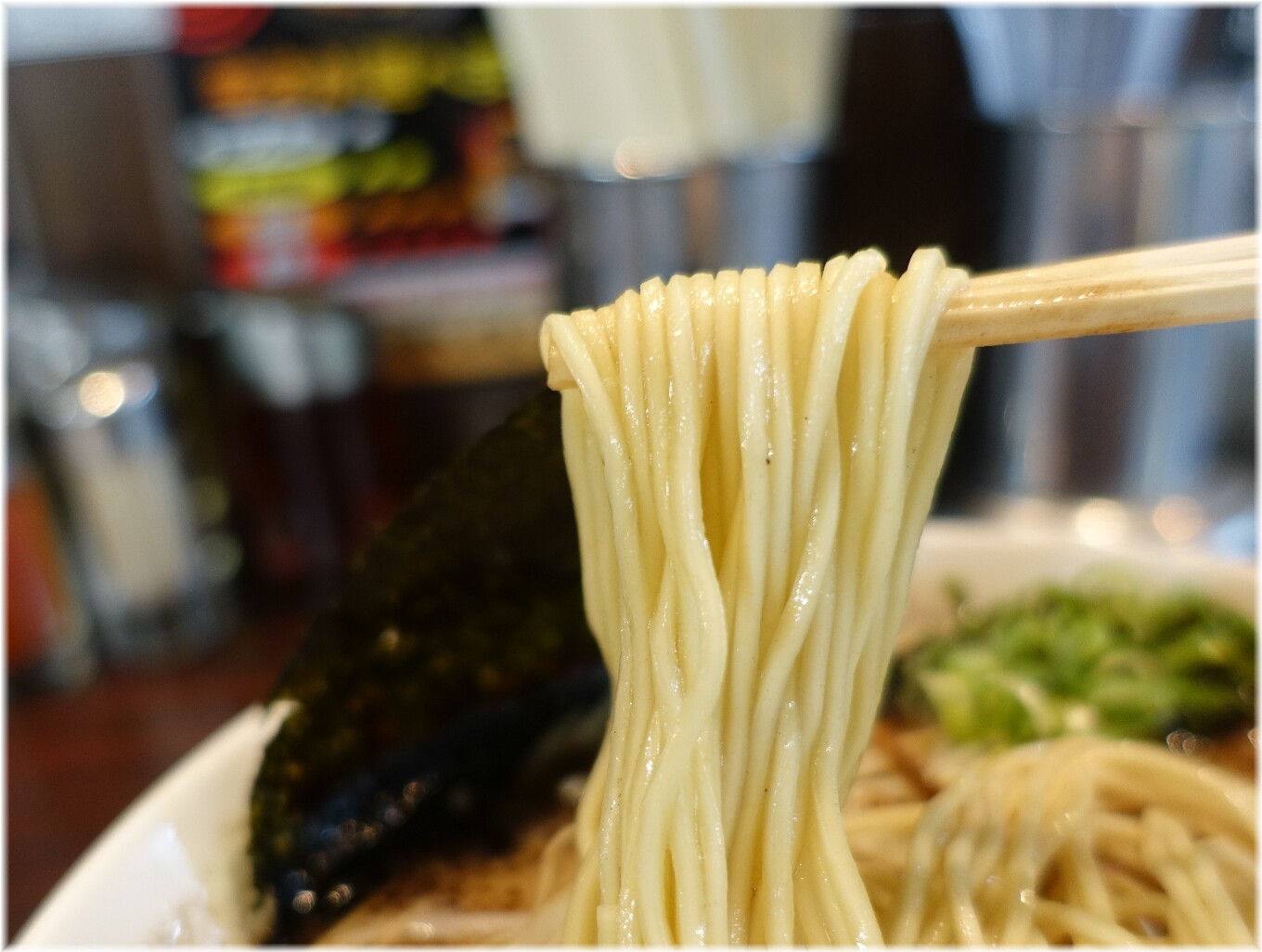 なんつッ亭川崎店 らーめんの麺