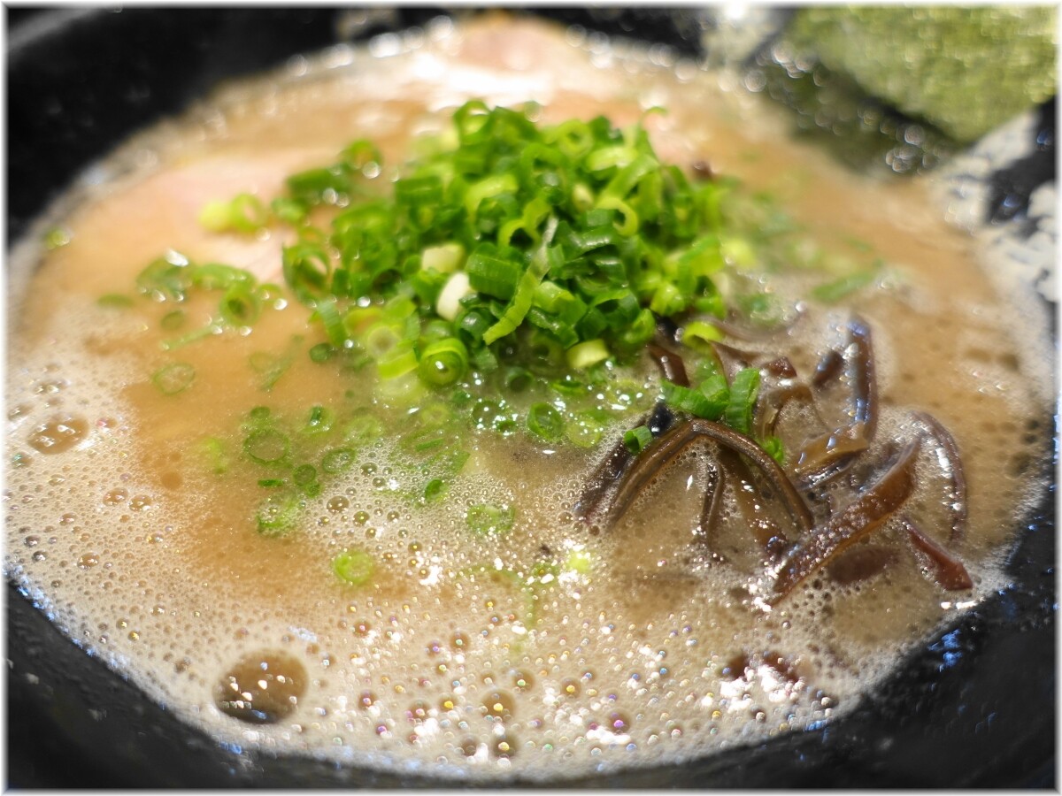博多一瑞亭三田店12 豚骨ラーメンのスープ