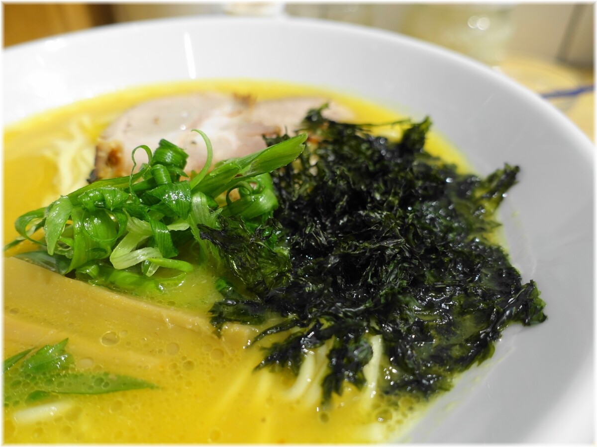 SUNDAY 有明産高級ばら海苔ラーメンの具2