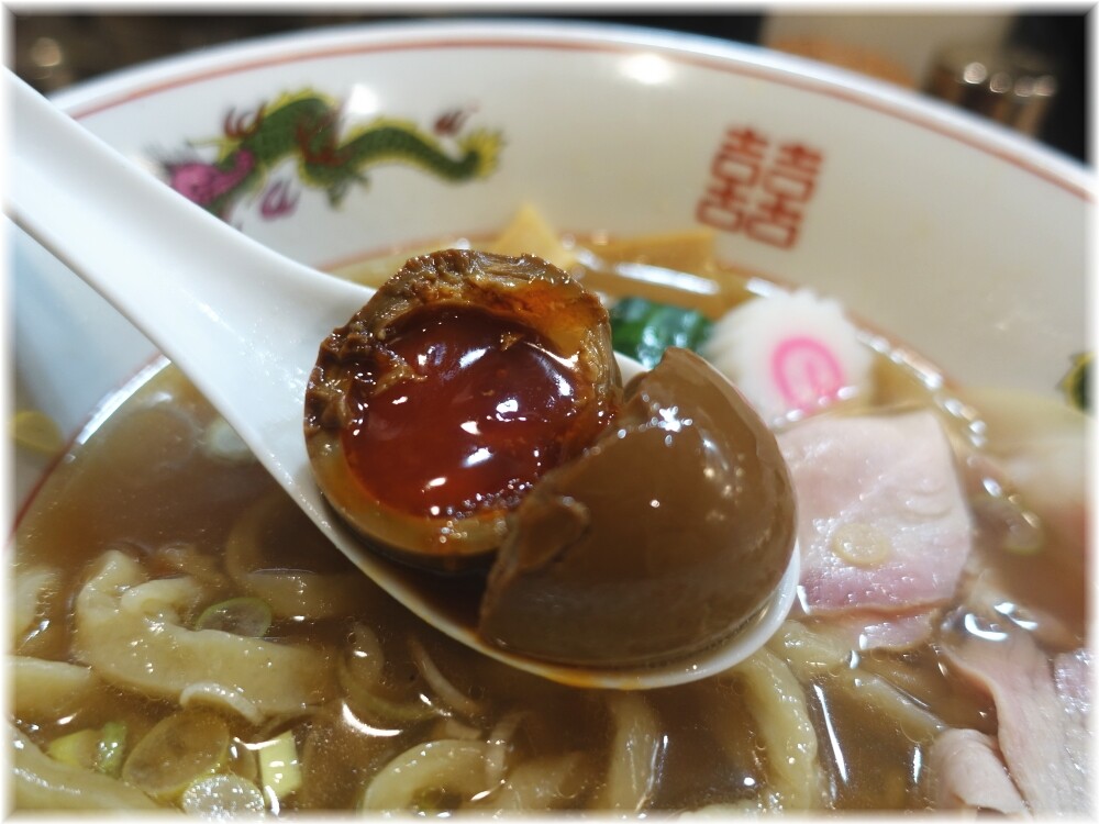 MENクライ 醤油味玉ラーメンの味玉