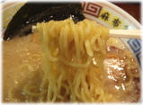 麻布ラーメン 塩とんこつラーメンの麺