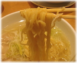 眠眠 新横浜店 鶏葱湯麺の麺