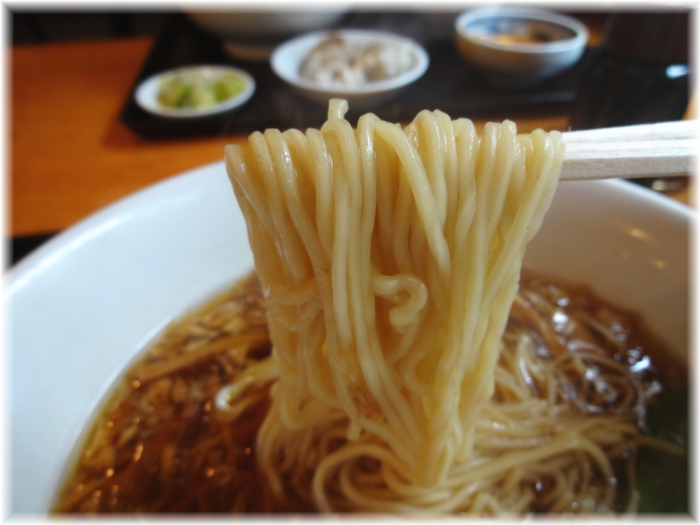 ちょろり ランチ定食Bの正油ラーメンの麺