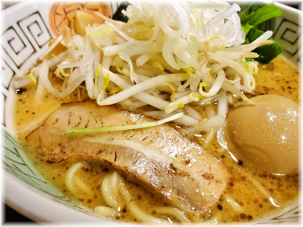 十味や 白味噌味玉らーめんの具