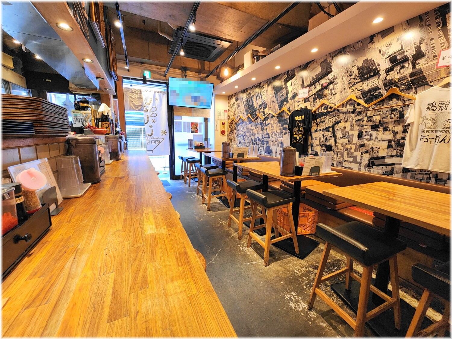 豚魂78 店内