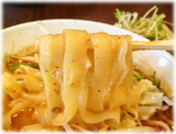 刀削麺 龍 麻辣刀削麺の麺