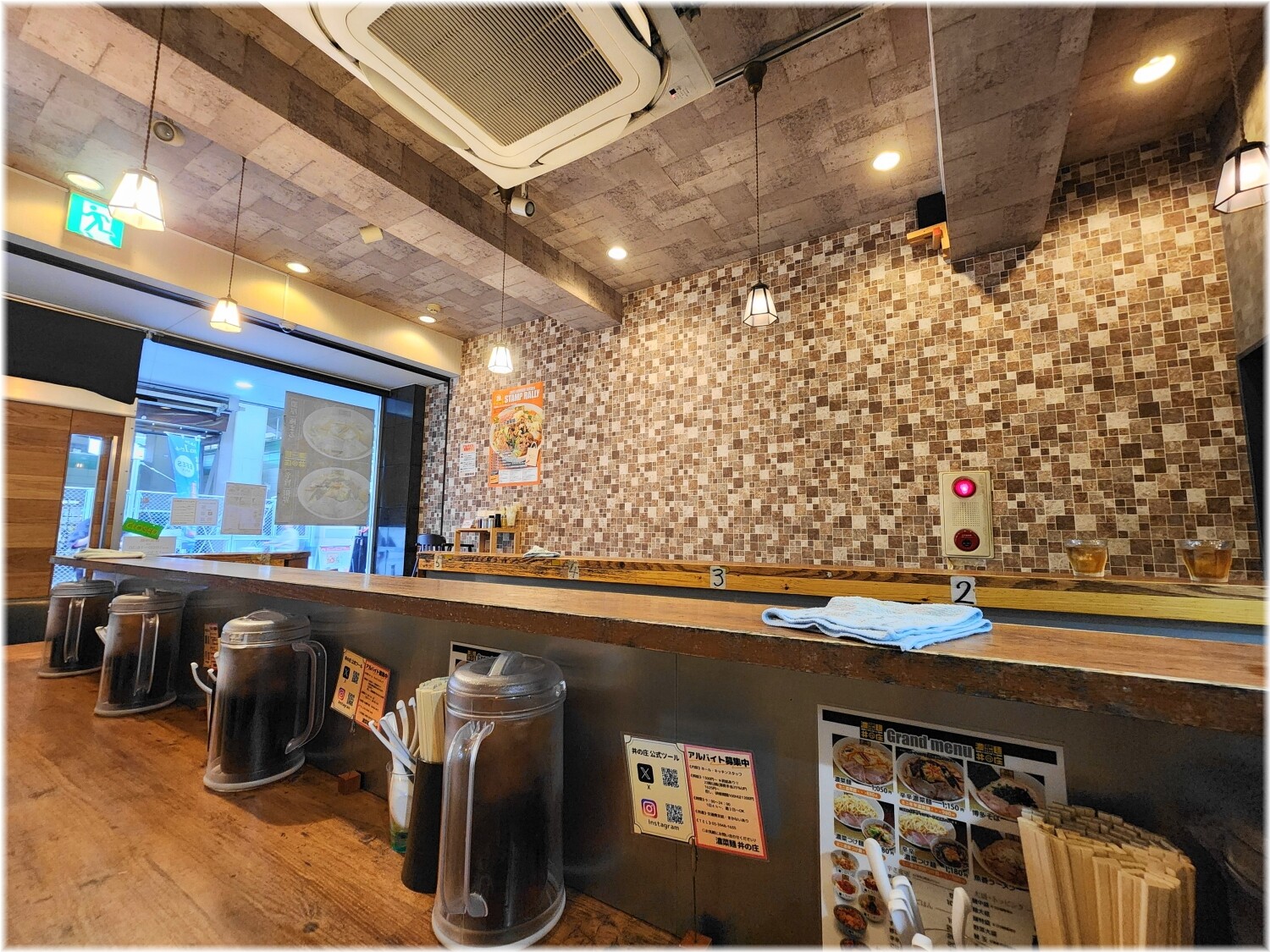 濃菜麺井の庄 店内