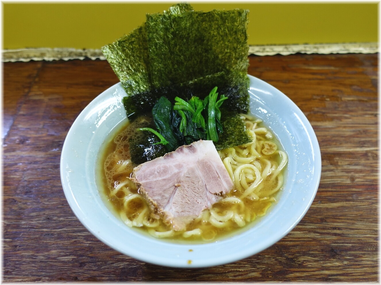 まこと家 ラーメンに国産ほうれん草