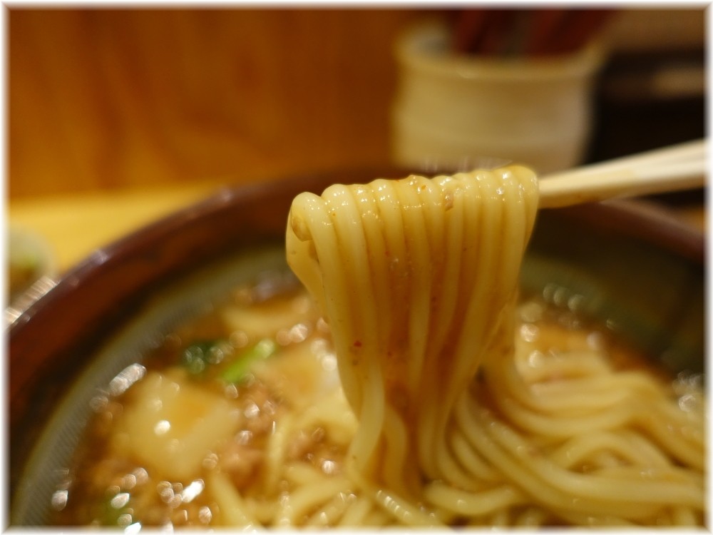 あたりや食堂 雷々麺の麺