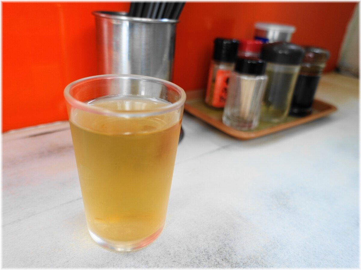 中華料理満福 麦茶