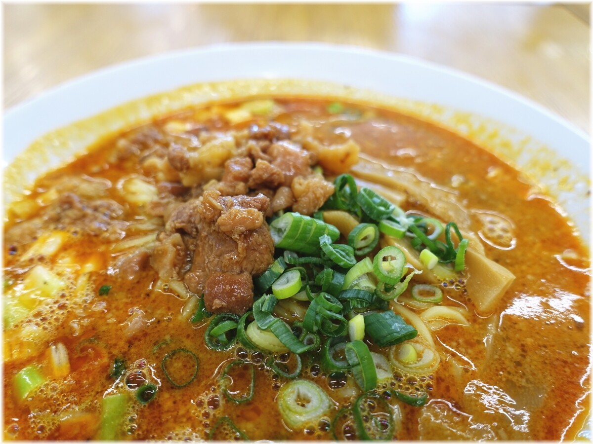 鳥藤とりそはスタンド 親鶏の四川担々麺の具