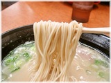 長浜ナンバーワン(箱崎) ラーメンの麺