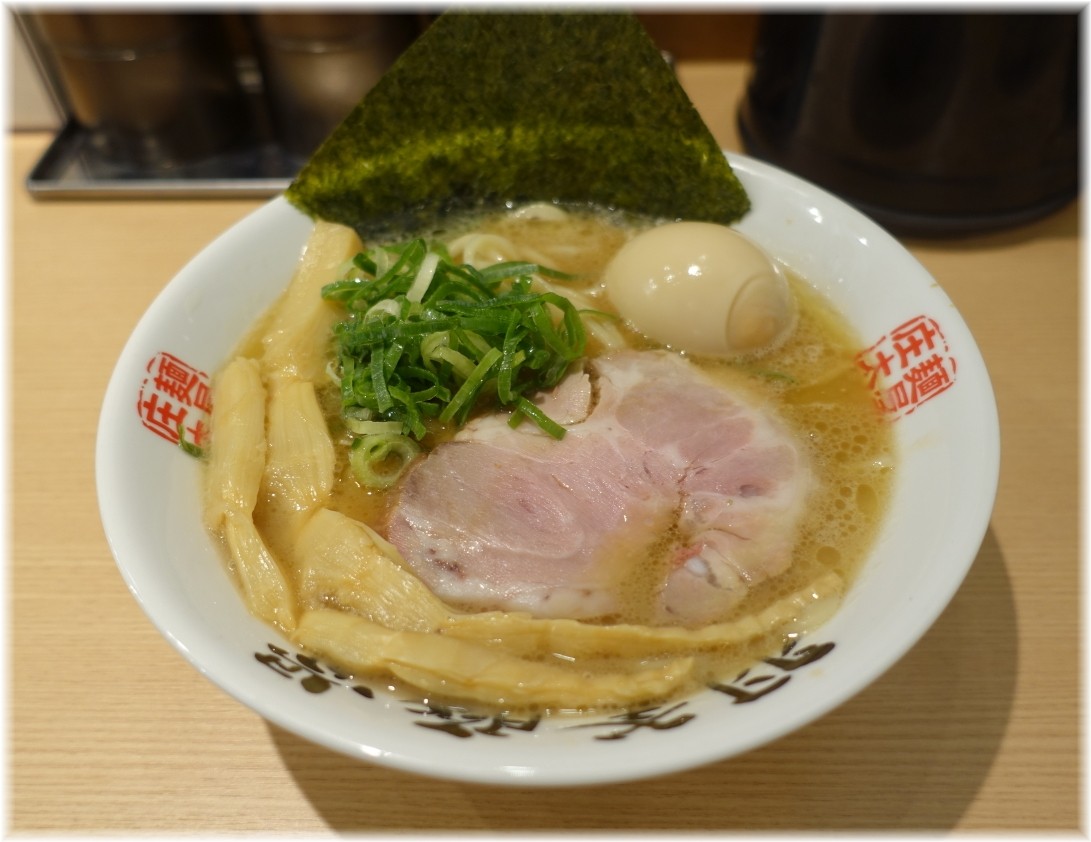麺屋庄太赤坂店 らぁ麺(並)と煮玉子