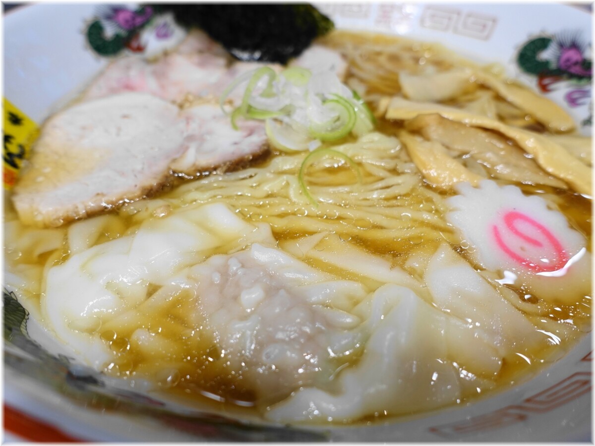 中華そば金ちゃん ワンタン麺に無料チャーシュートッピングの具