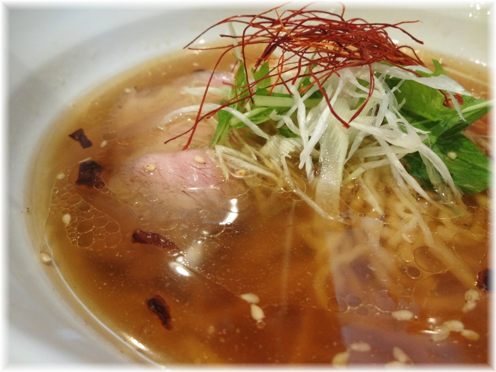天雷軒 琥珀醤油拉麺のスープ