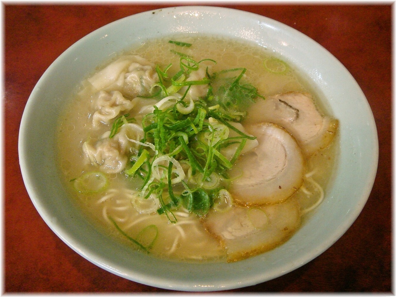 博多荘 元祖ワンタン麺