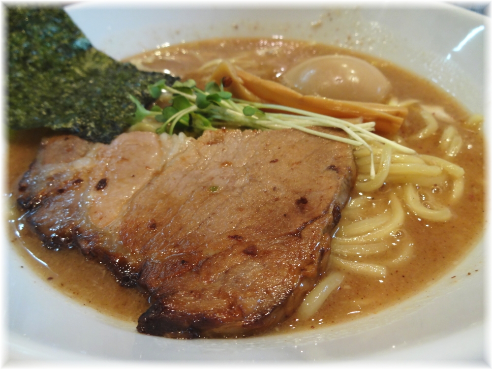 麺やまらぁ 味玉やまらぁの具