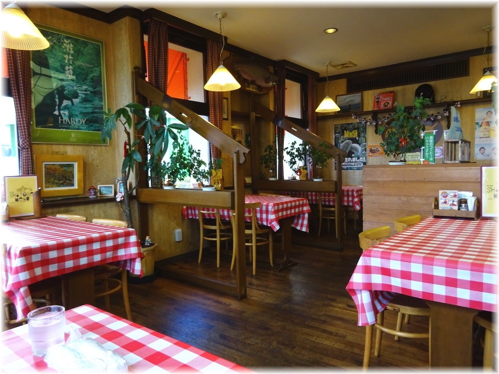 シャトレ 店内