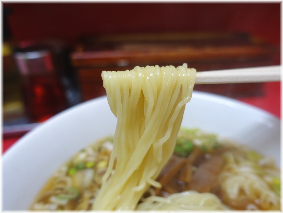 菜苑 ラーメンの麺