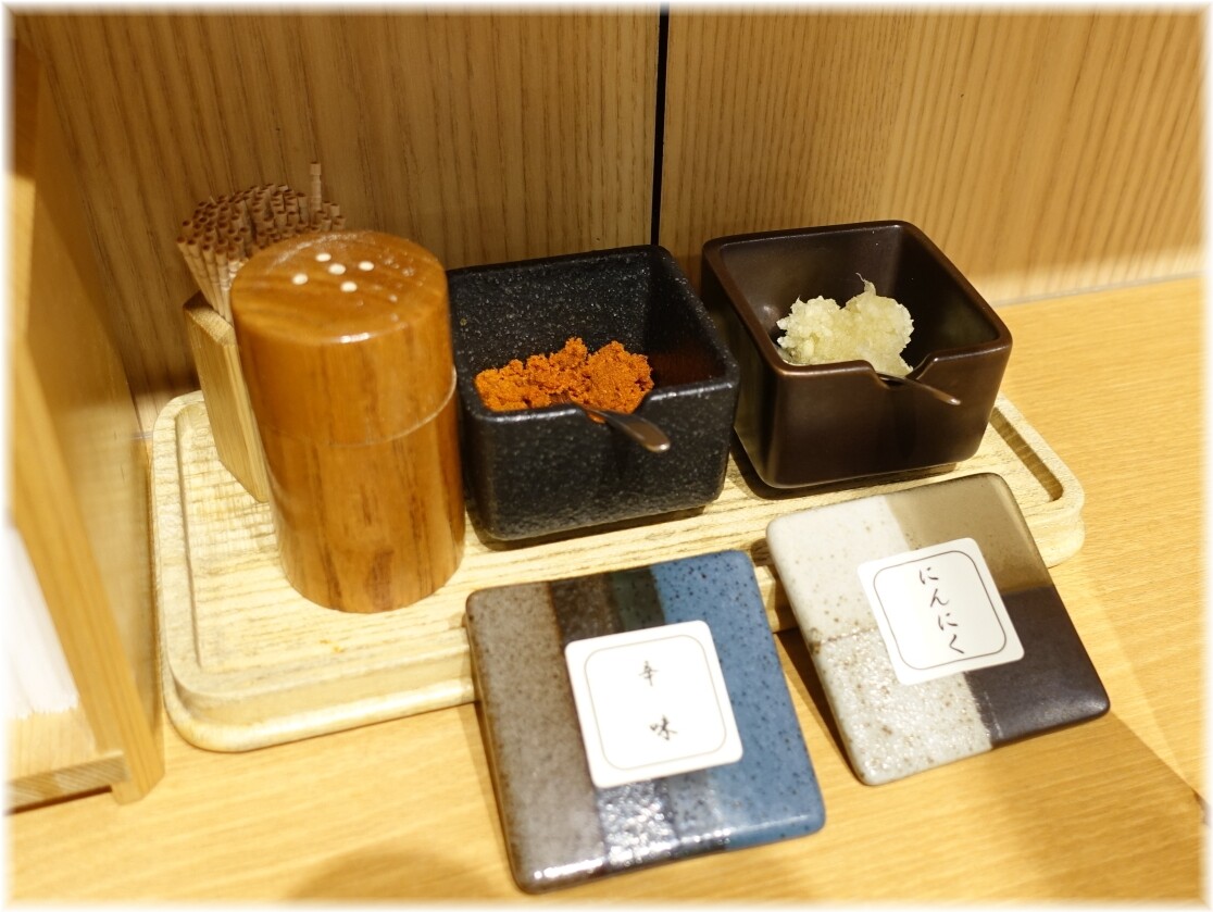 孫鈴舎 卓上の調味料等