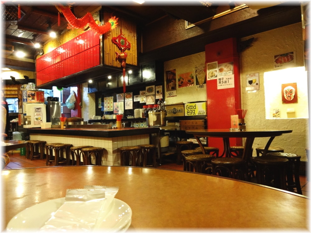 台南担仔麺 店内