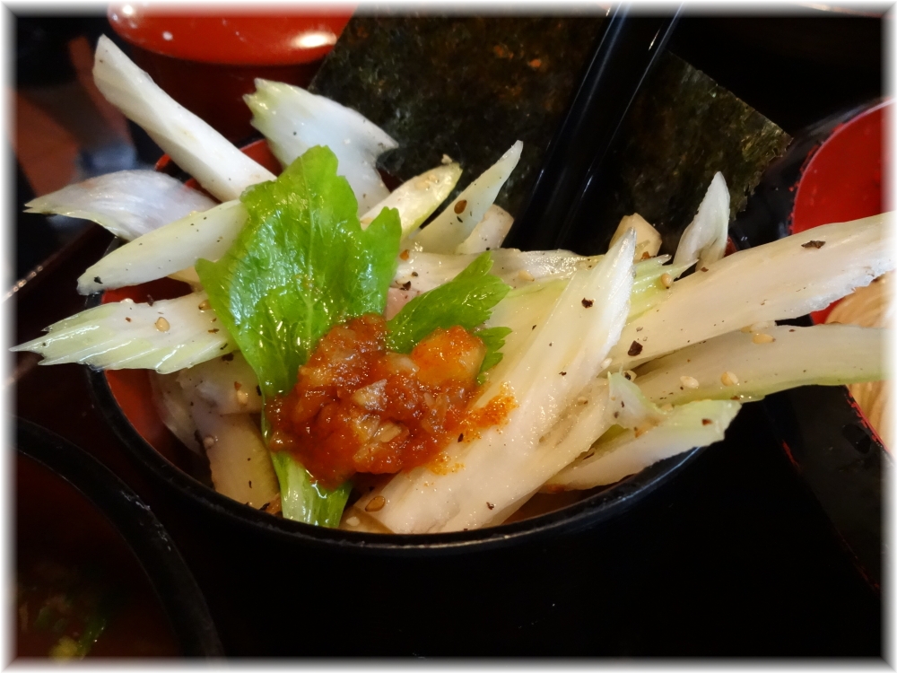 イツワ製麺所食堂 セロリつけ麺の具