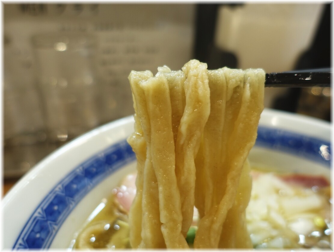 MENクライ2 いりこラーメンの麺