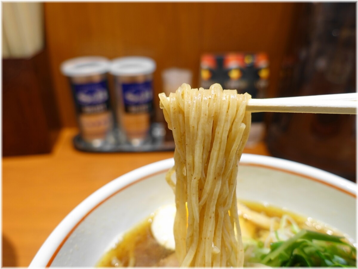 富良野とみ川 石臼挽き中華そばの麺