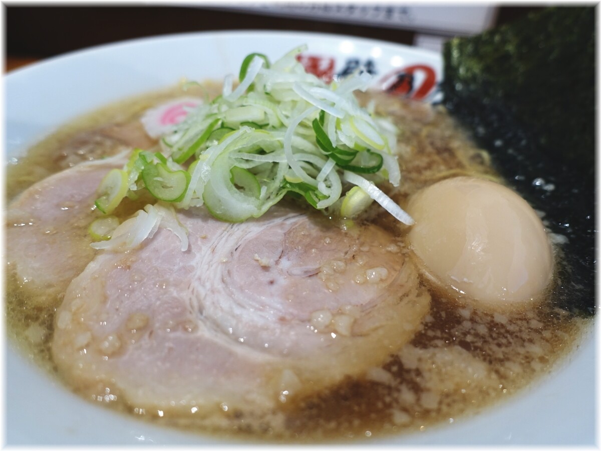 天下無双ラーメン壁乃店 背脂醤油特製ラーメンの具2