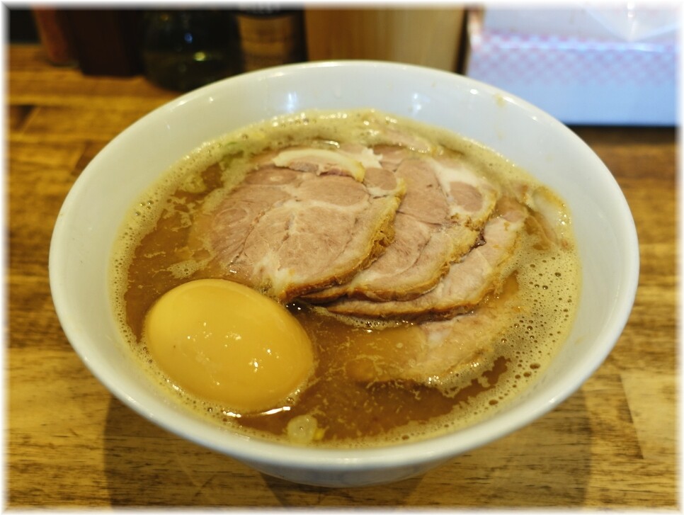 一剣 中華そばに煮玉子