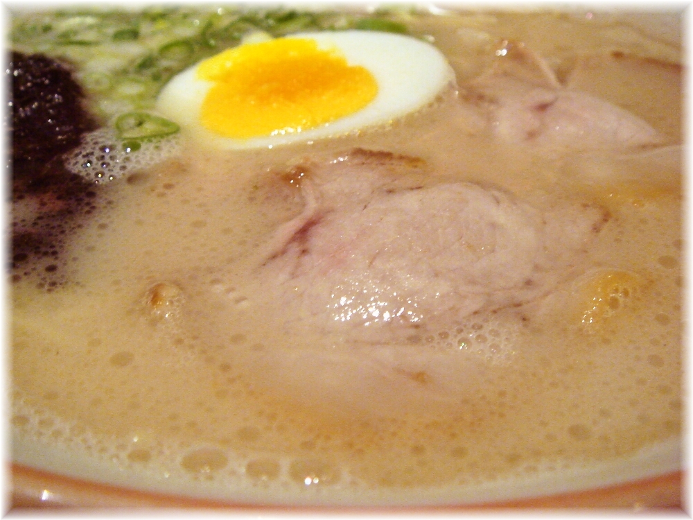 大砲ラーメン天神今泉店 ラーメンの具
