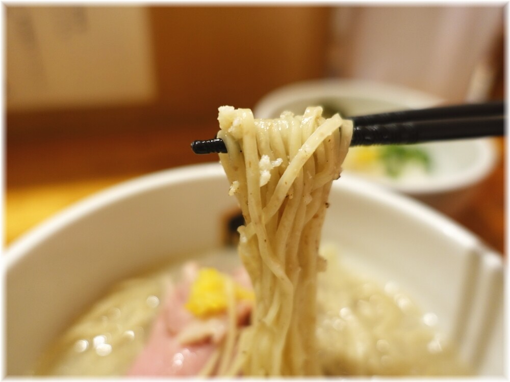 麺魚本店 鯛ラーメンの麺