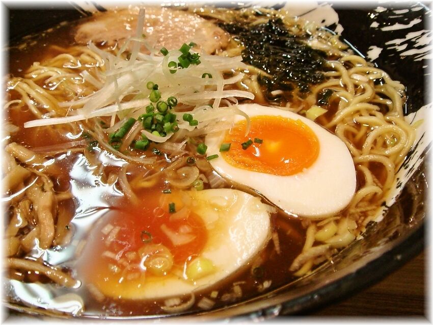 白だしすず 黒だし味玉麺の具