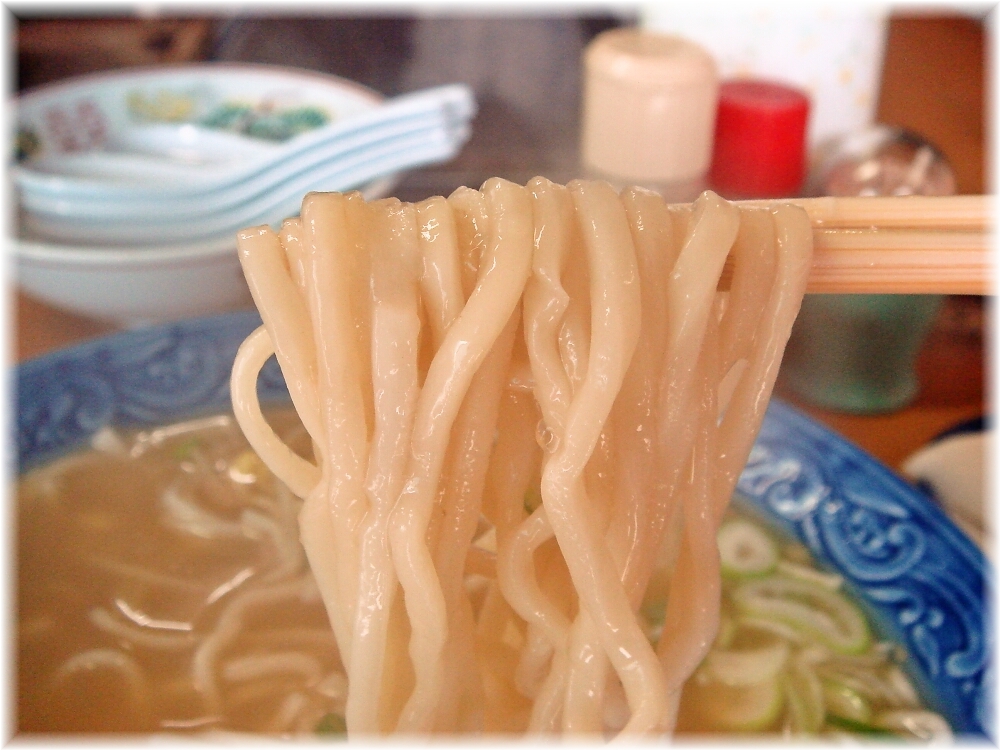 のぼる屋 ラーメンの麺