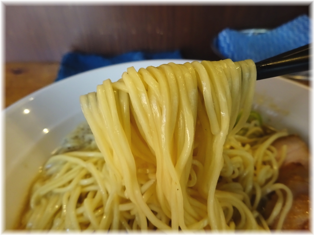 自家製麺 伊藤 肉そば(中盛り)の麺