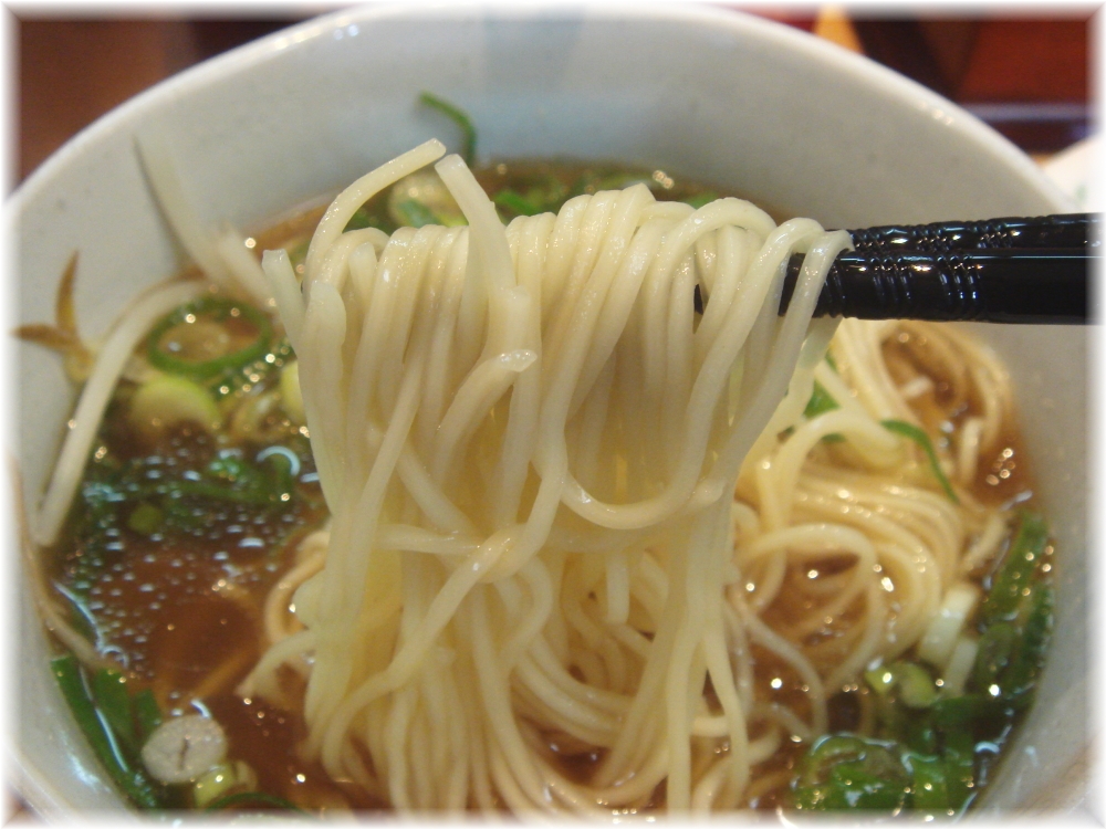 ぷらっとラーメン 博多No.3 正油ラーメンの麺
