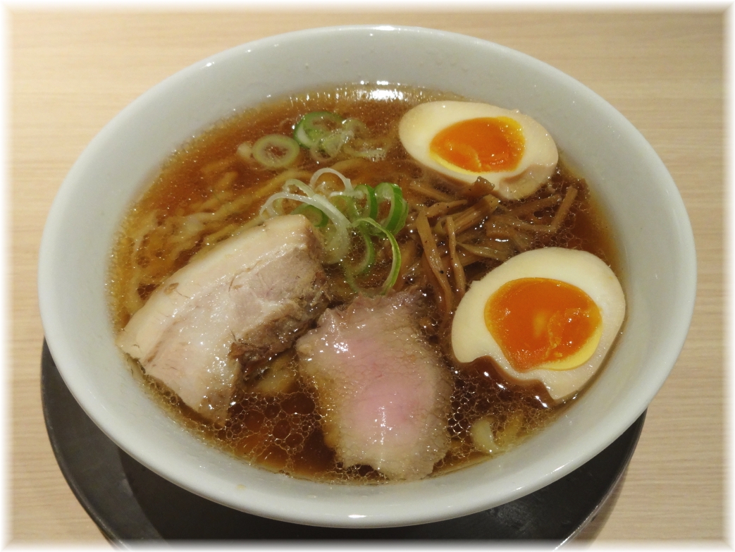 麺や七彩 味玉らーめん(醤油味)