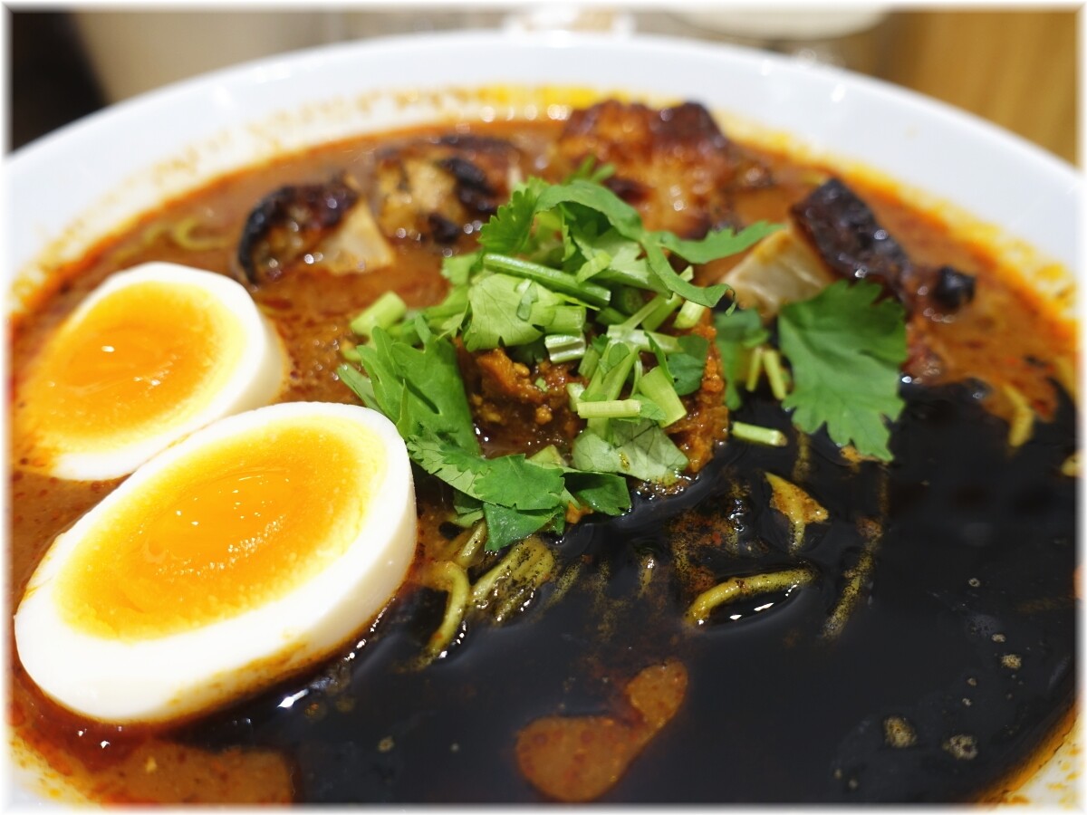 チリトマラーメンTHANK チリトマラーメンスペシャルの具2