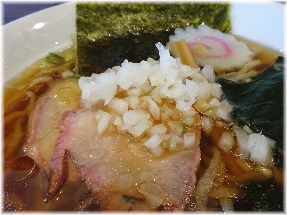 賀乃屋 手打中華そば味玉入りに刻み玉ねぎ