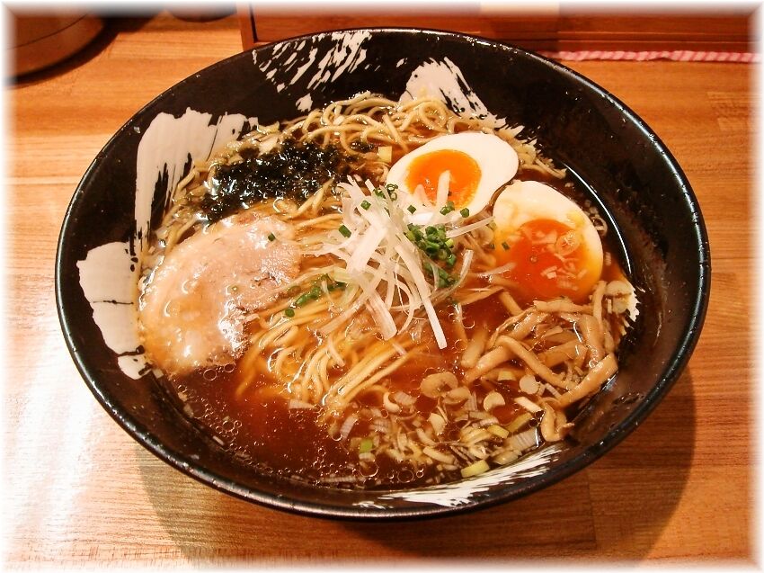 白だしすず 黒だし味玉麺