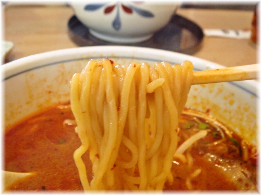 赤坂一点張 辛味噌らーめんの麺