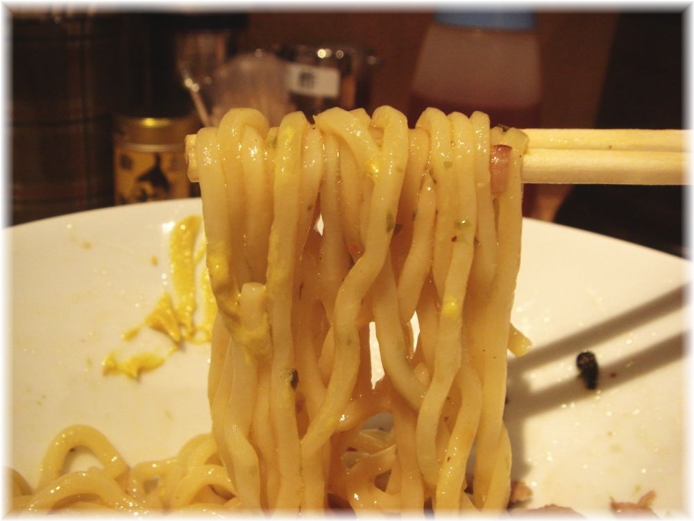 海月 五反田油そばの麺