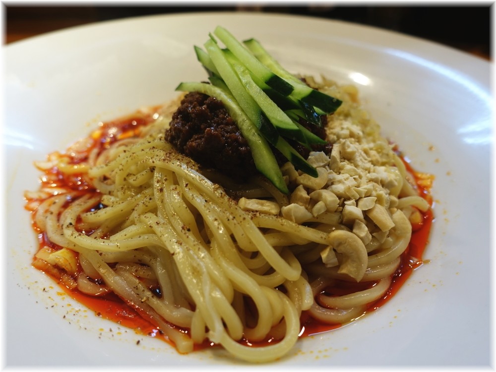 成都正宗担々麺つじ田 成都汁なし担々麺の具