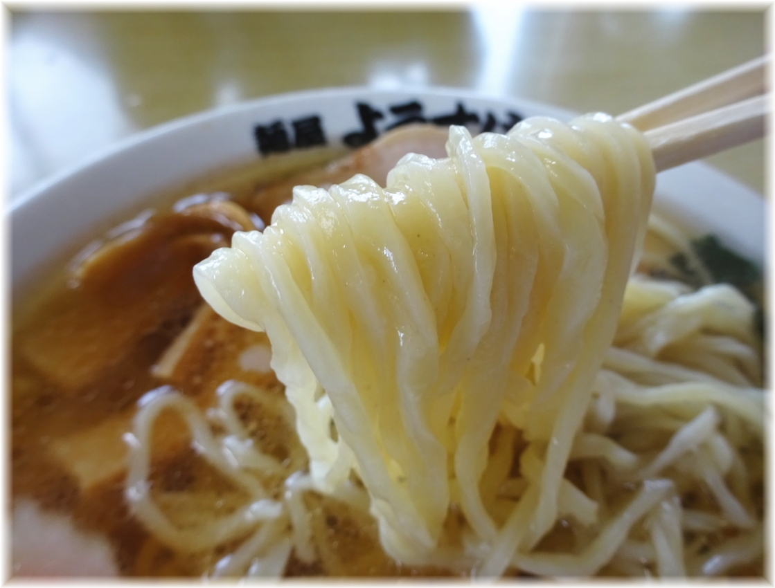 ようすけ ラーメンの麺