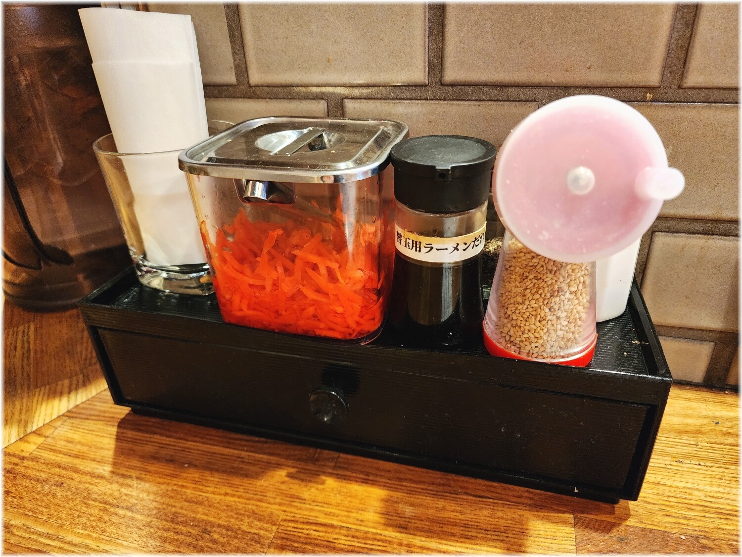 豚魂78 卓上の調味料等