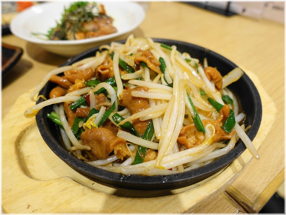 由丸大手町店 味噌ホルモン炒め