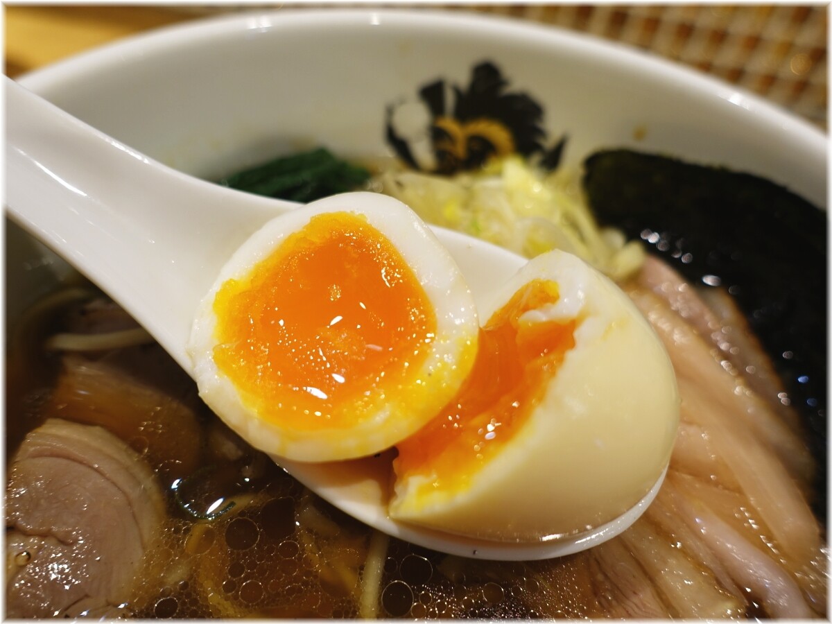 満鶏軒並木橋店 特製生姜醤油鴨中華そばの味玉