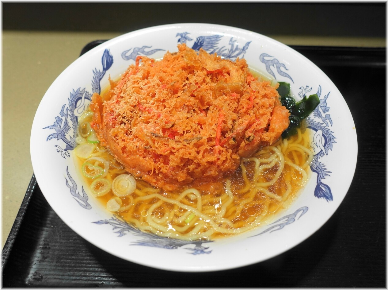 名代富士そば渋谷下田ビル店3 昔ながらの醤油ラーメンに紅生姜天