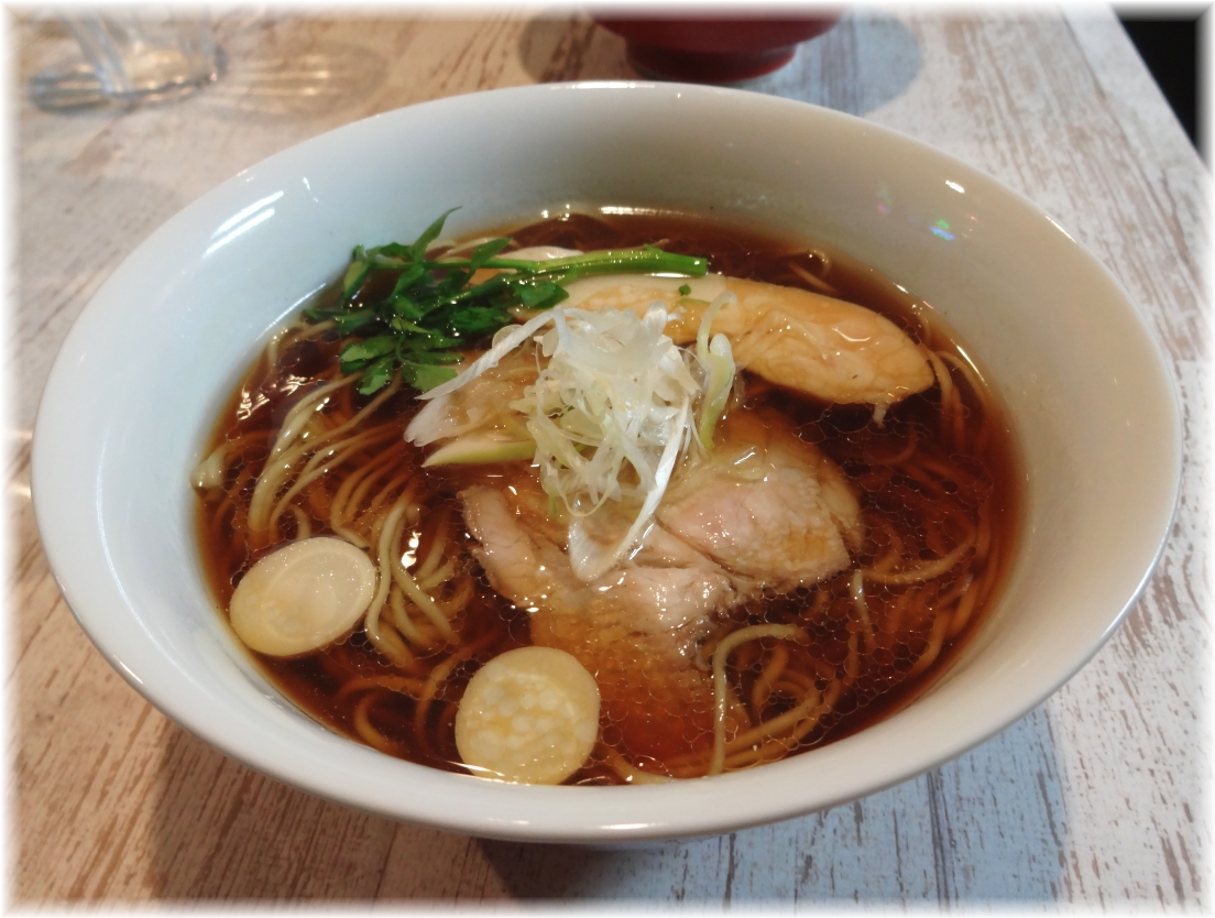 BeeHive アグーチャーシューの醤油らーめん