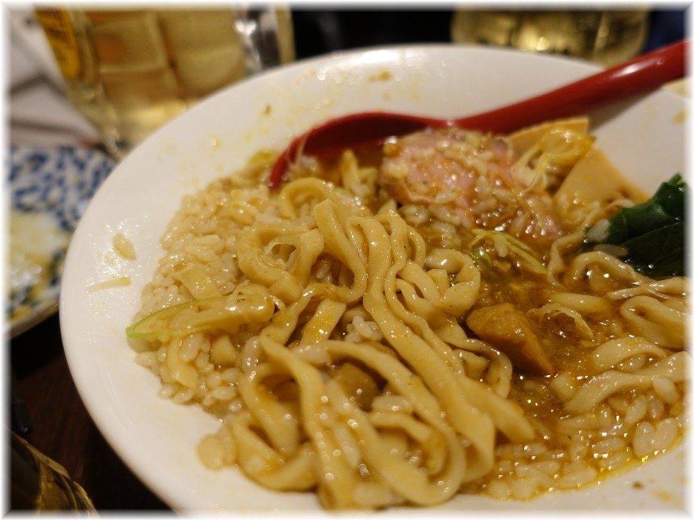 金町製麺8 合い盛りラーメンみたいのの麺とご飯